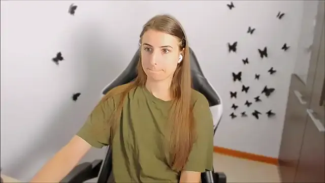 AnTikaMy – webcam model profile photo Image 6