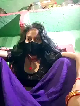 IORio2 – webcam model profile photo Image 3