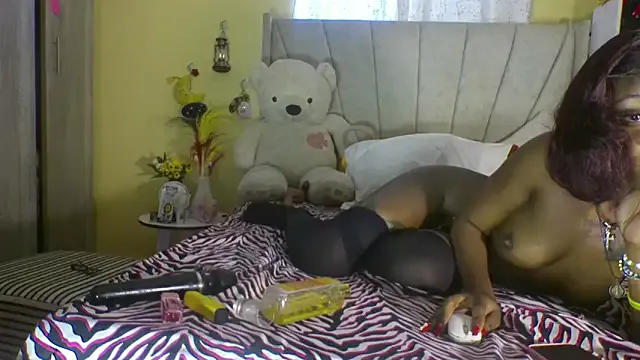 roouse – webcam model profile photo Image 17