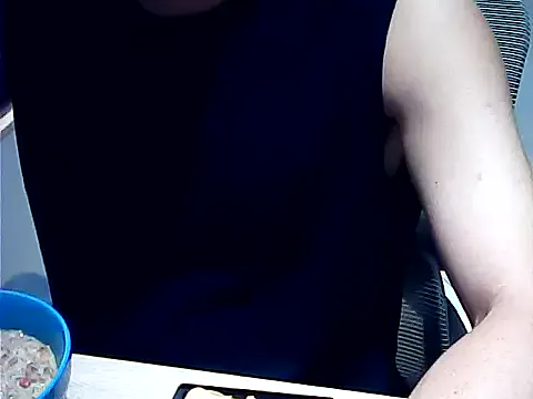 zui_lu – webcam model profile photo Image 11