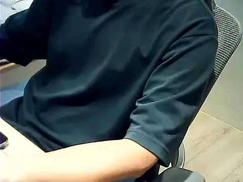 zui_lu – webcam model profile photo Image 3