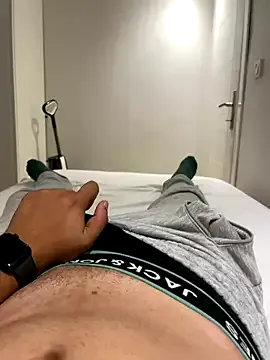 Zeefy – webcam model profile photo Image 3