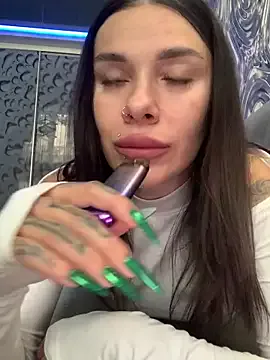 undo-busoku69 – webcam model profile photo Image 19