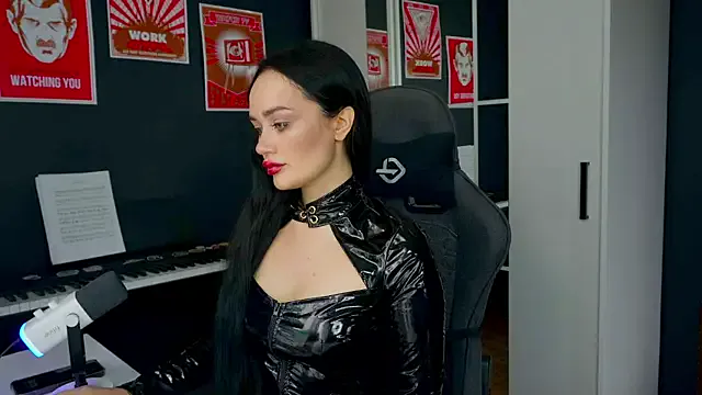 roouse – webcam model profile photo Image 15