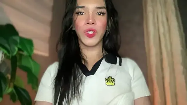 roouse – webcam model profile photo Image 13