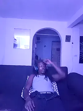 roouse – webcam model profile photo Image 3