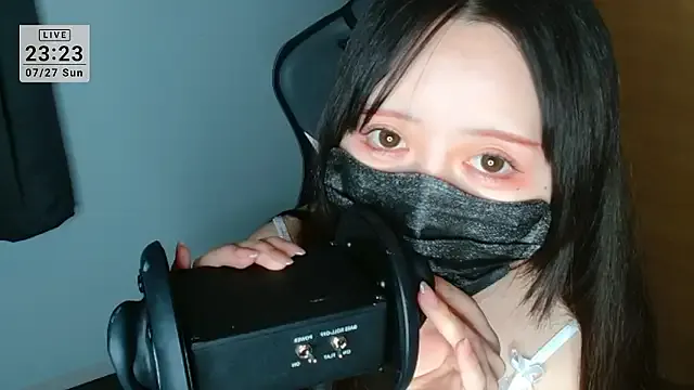  – webcam model profile photo Image 3