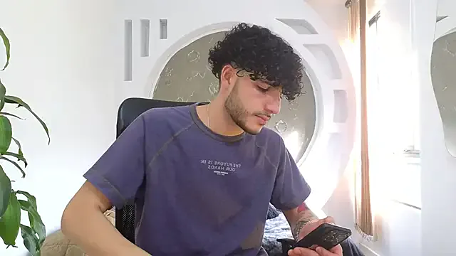 zui_lu – webcam model profile photo Image 19