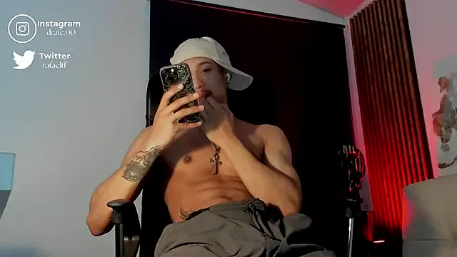  – webcam model profile photo Image 14
