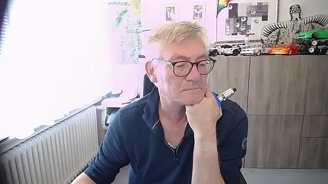  – webcam model profile photo Image 4