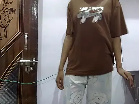 ClaireBree – webcam model profile photo Image 7