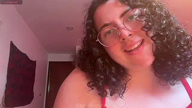 roouse – webcam model profile photo Image 9