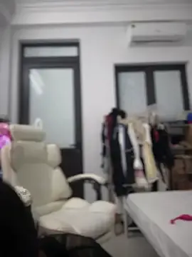 LoveOnStream – webcam model profile photo Image 10