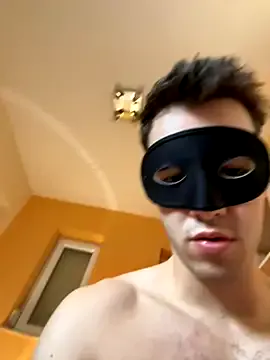 hiroto11058 – webcam model profile photo Image 7