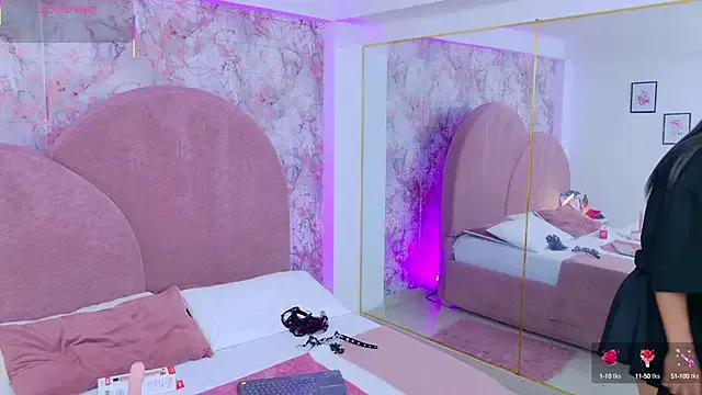 seraphine23 – webcam model profile photo Image 9