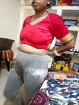 roouse – webcam model profile photo Image 9