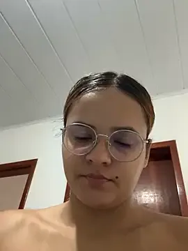  – webcam model profile photo Image 7