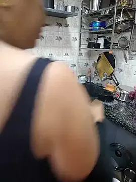 nazareth_mar24 – webcam model profile photo Image 3