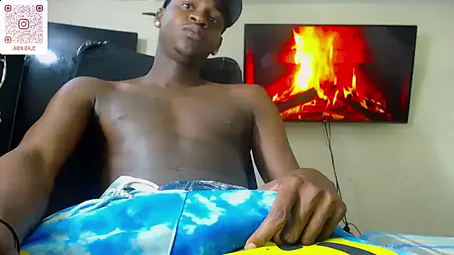 roouse – webcam model profile photo Image 11