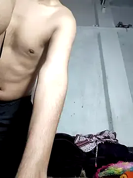 laurasommer – webcam model profile photo Image 6