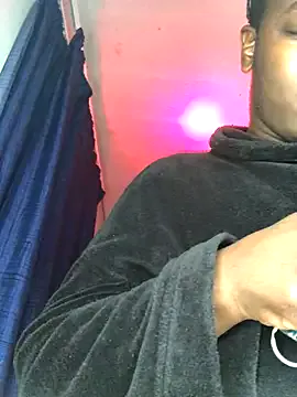 roouse – webcam model profile photo Image 17