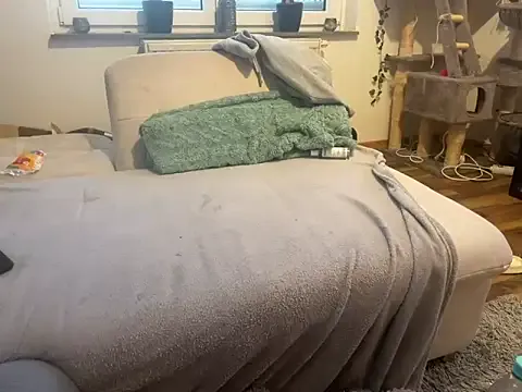 Megu_Melon – webcam model profile photo Image 4