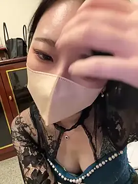 – webcam model profile photo Image 5