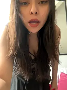 roouse – webcam model profile photo Image 9