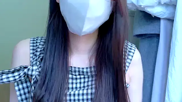  – webcam model profile photo Image 4