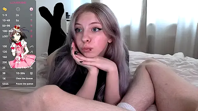 roouse – webcam model profile photo Image 10