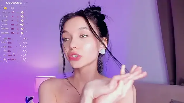 roouse – webcam model profile photo Image 3