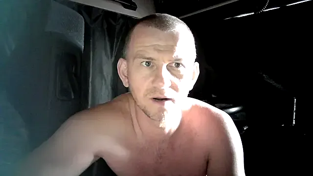 tommyjoyer – webcam model profile photo Image 4