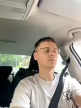 haruki_18old – webcam model profile photo Image 3