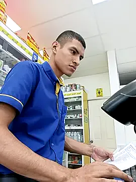 its_amesha – webcam model profile photo Image 10