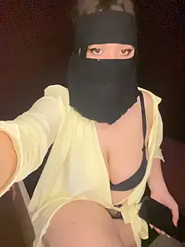 roouse – webcam model profile photo Image 7