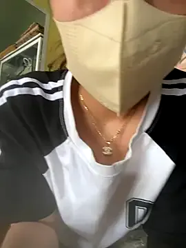 seraphine23 – webcam model profile photo Image 4