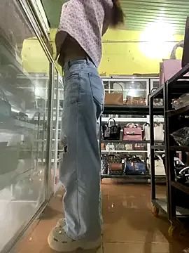 seraphine23 – webcam model profile photo Image 8