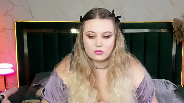 NicoleCut – webcam model profile photo Image 15