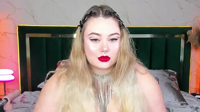 NicoleCut – webcam model profile photo Image 4