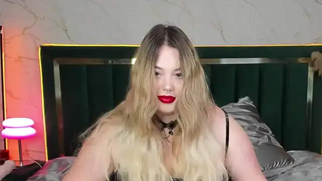 NicoleCut – webcam model profile photo Image 5