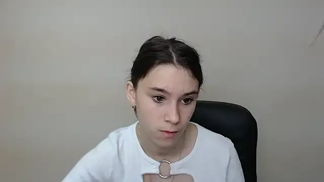 Megu_Melon – webcam model profile photo Image 16