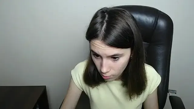 Megu_Melon – webcam model profile photo Image 2