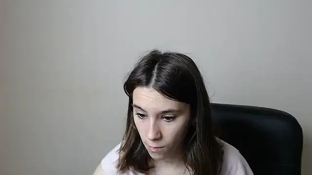 Megu_Melon – webcam model profile photo Image 6