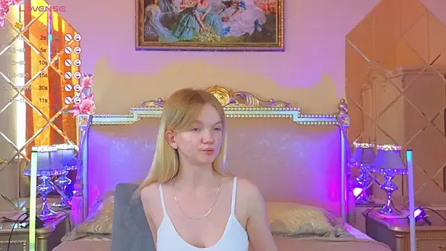  – webcam model profile photo Image 12