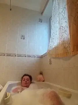 roouse – webcam model profile photo Image 5