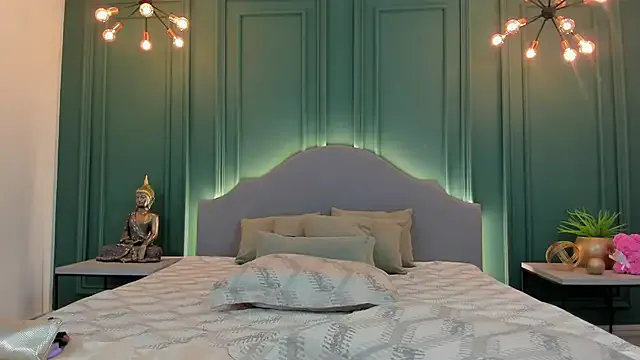 Mia--meow – webcam model profile photo Image 2