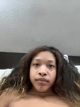  – webcam model profile photo Image 10