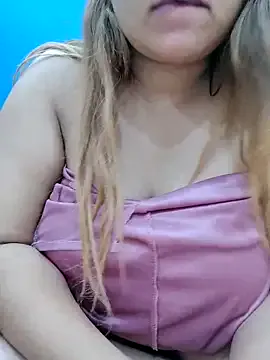 MileySummer – webcam model profile photo Image 11
