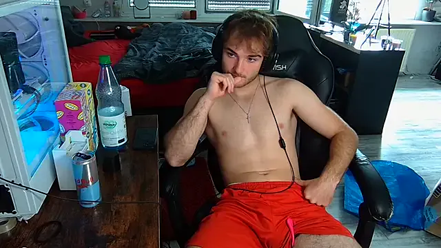 Mikev – webcam model profile photo Image 18