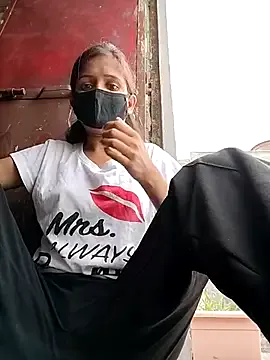 Megu_Melon – webcam model profile photo Image 2